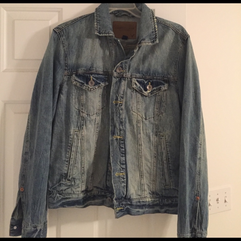Men's Denom Jacket. Medium.